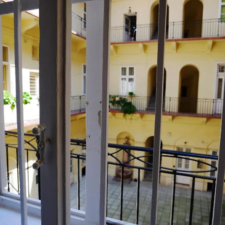 Dorotea - Cosy Home In The Heart Of Budapest Exteriör bild